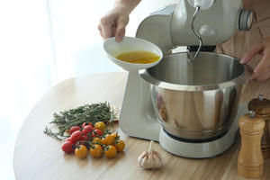 愉悦|超快手意式佛卡夏面包，外酥内软让人一下子就心情愉悦、胃口大开