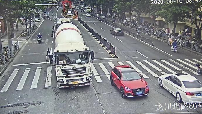  祖孙二人|搅拌车把祖孙二人卷入车底！关键时刻钻进去救人的上海爷叔找到了