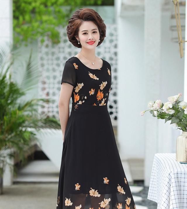  新出|新出的妈妈装很耐穿，又衬得人年轻大方，说实话打扮这样再贵都值