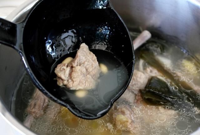  排骨汤|排骨汤怎么做才好喝？学会以下3点，轻松熬出神仙汤