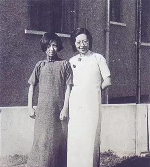 岁时|初恋嫌弃她的家世另娶,她坚持不嫁人等了52年,78岁时终嫁给初恋