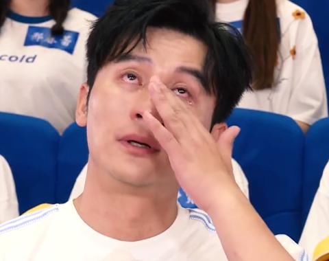 落泪|得知《奔跑吧》录制100期时,李晨郑恺落泪,谁注意baby的举动