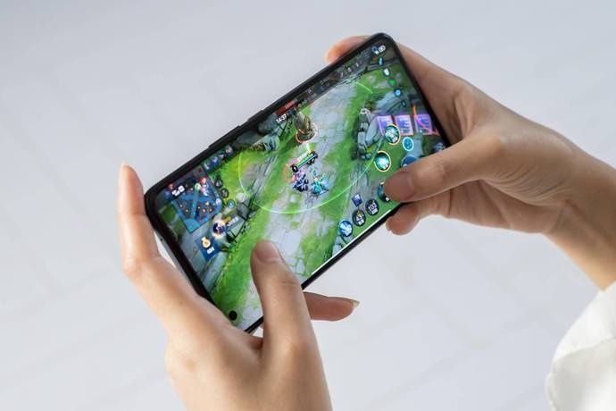 游戏|全新的交互体验，iQOO 5游戏震感反馈，体验很带感