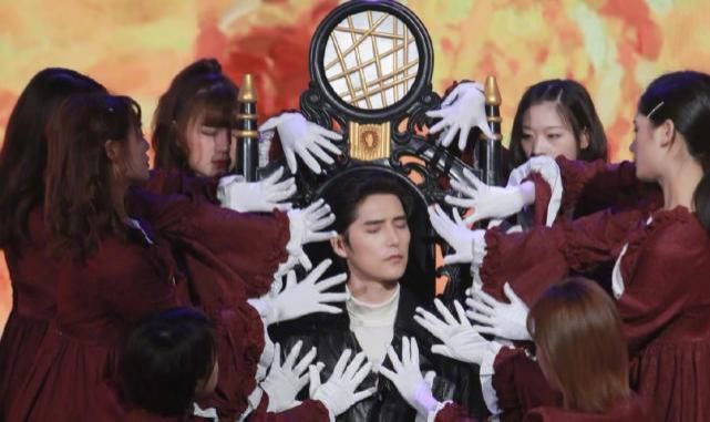  满满|阿云嘎《天天向上》新歌首唱！发布《不朽的》创作大赛，响应满满