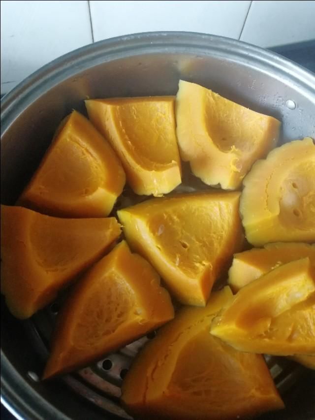  爱人|我的手工作品，南瓜奶香馒头，好吃到停不下来，教你俘获爱人的心