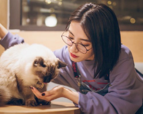 从小|怪不得看戴萌这么眼熟,原来以前用她照片当过头像,真是从小美到大