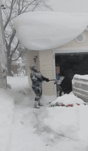 入口|搞笑GIF：小伙子，按照这个牌示，很可能这里就是入口，不要有怀疑，下去吧