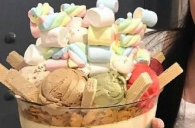 能免|冰淇淋中的“巨无霸”，1小时内吃完就能免单，大家想试试吗