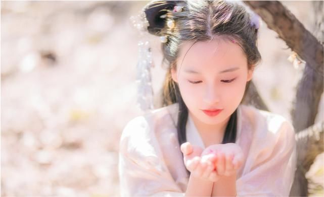 才女|逍遥诗集，人也逍遥，河南才女的诗，细腻温婉，尽显女性温柔灵动