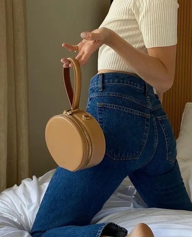  大牌|如果你有5000块，是攒钱买大牌包还是买小众品牌？