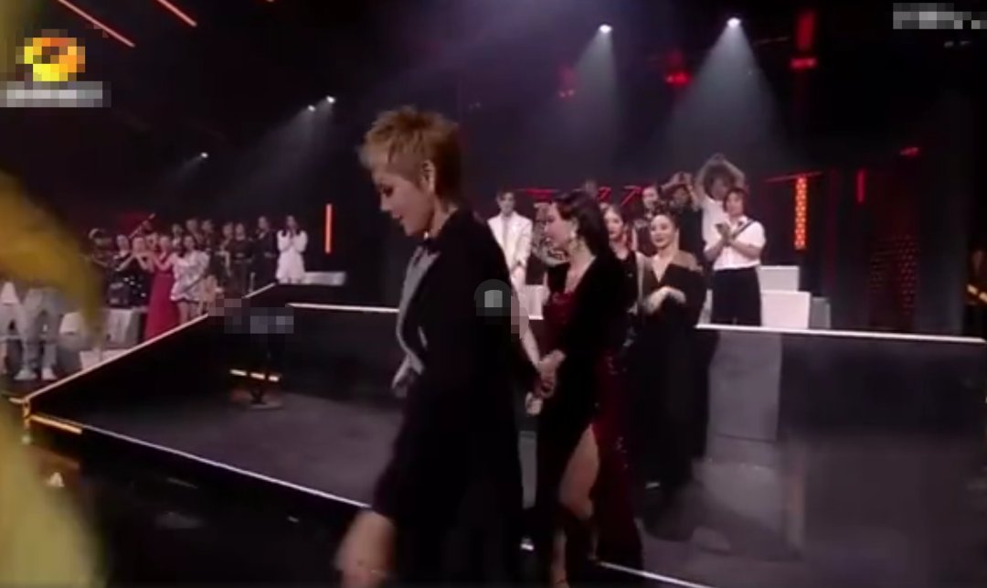  宁静|成团第一天就搞内讧？有点尴尬