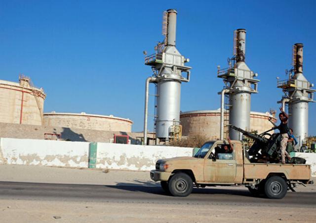 发起|答应美国停火卖油后，利比亚军阀准备再向首都发起猛攻，大军备好