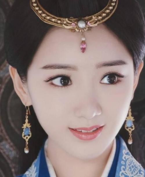 锦绣|继《锦绣未央》后,毛晓彤《三十而已》又被吐槽戴美瞳,她的澄清太让人羡慕