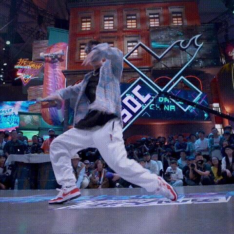  街舞|不愧是你!这就是街舞女选手撩王一博,结果他直言:你要补一下妆