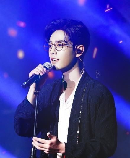  喜欢|王一博将邀请嘉宾甚至与肖战合作，你喜欢哪一个？