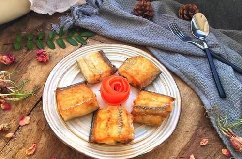  不粘锅|带鱼怎么除腥味？原来这么简单，不腥不破皮还不粘锅