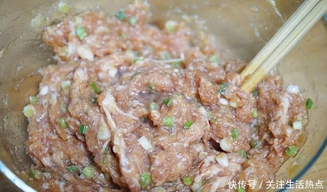 馄饨|馄饨馅怎么拌的鲜煮馄饨哪些配菜最好吃这些小窍门简单又实用