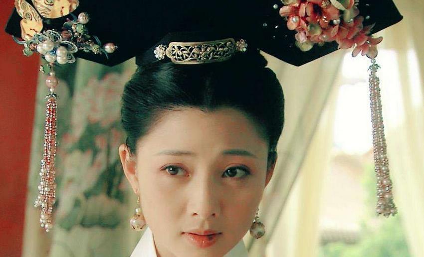  丈夫|她是大清的公主，被哥哥软禁7年，亲眼看着丈夫儿子死在她面前！