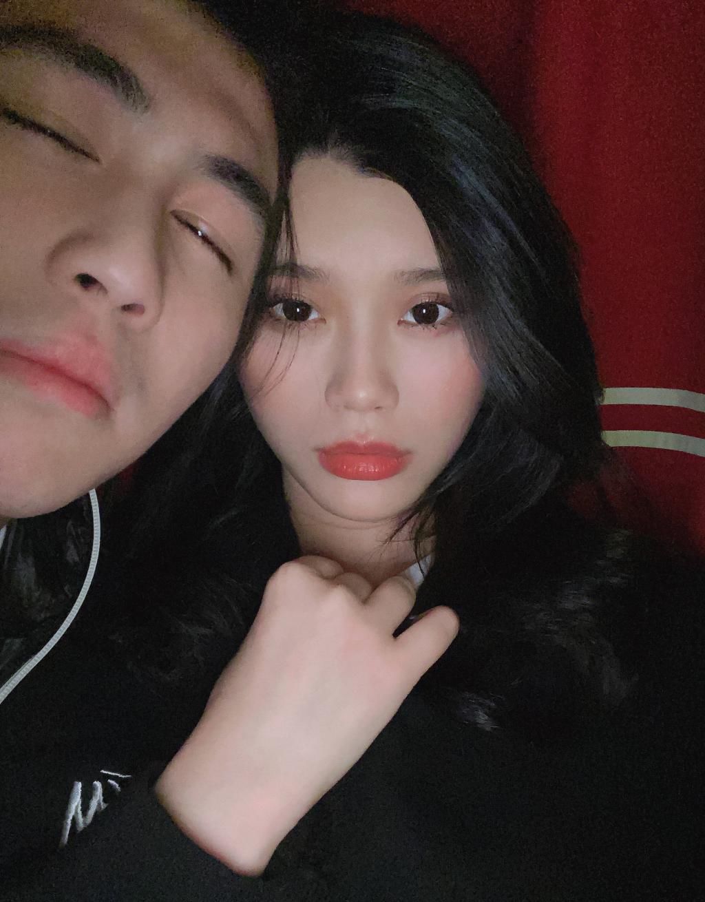 步伐|奚梦瑶晒照宣布复工,淡妆出镜状态良好,称要跟上老公的步伐