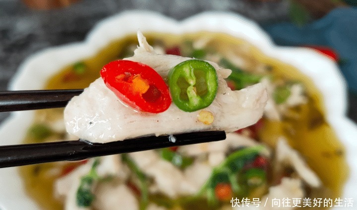  放进去|入秋后，牛羊肉靠边站，多给家人吃此肉，酸辣爽口，太好吃了