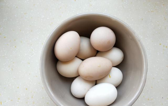 美味|想吃茶叶蛋不用出去买,教你在家做,简单美味无添加,比买的还香