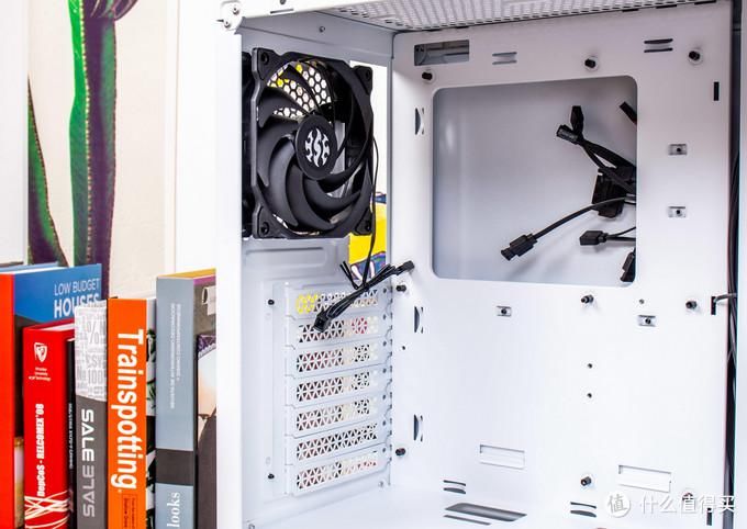  款机箱|存储厂的机箱是什么样子？威刚(ADATA) XPG 入侵者机箱测评