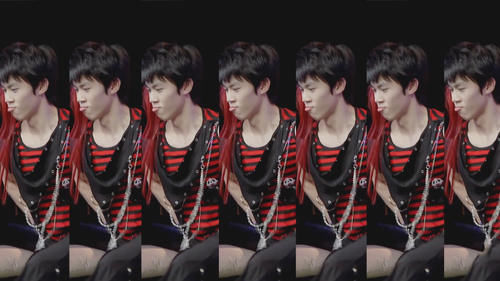  开启|B站男团开启葬爱风，老番茄葬爱舞太入味，花少北葬爱文化十级