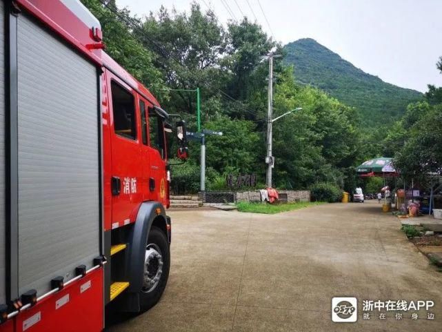 今日|今日上午尖峰山有一人跳崖,目前已找到