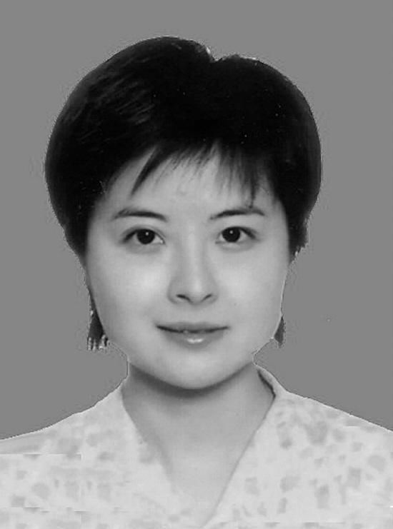  再度|前央视主持张泉灵：因一场乌龙病辞离央视，今靠“奇葩”方式再度走红