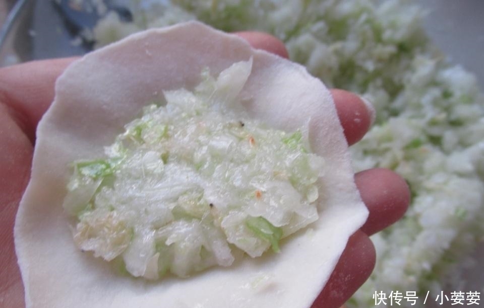  白菜|冬天用它包饺子, 比肉馅香100倍, 皮薄馅大1周吃2次, 乳腺不生病