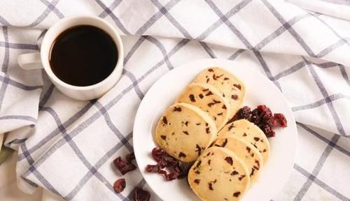 早餐|4种早餐吃一次“毁一天”，建议少吃！附：完美早餐的5个标准