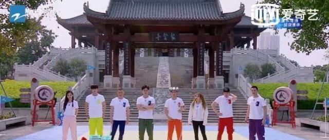  祝福|郑恺生日宋雨琦微博祝福？网友：爱奇艺奔跑吧会有新的cp