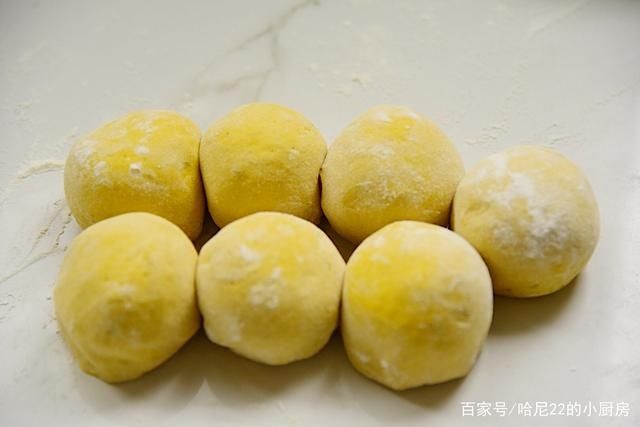 季节|8月,南瓜的季节,好吃又实惠,加入红豆一卷一蒸,超美味