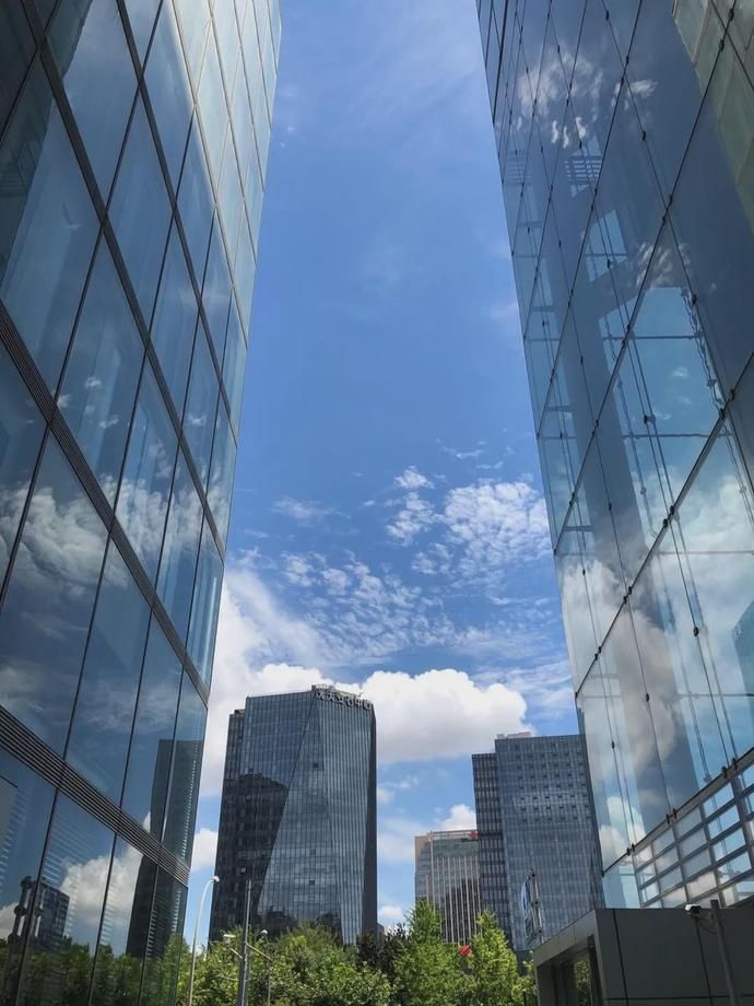 份魔|【探索】今日份魔都的蓝天白云,你心动了吗?