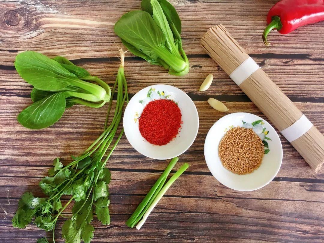 汤面|10分钟酸汤面，饿了随时来一碗