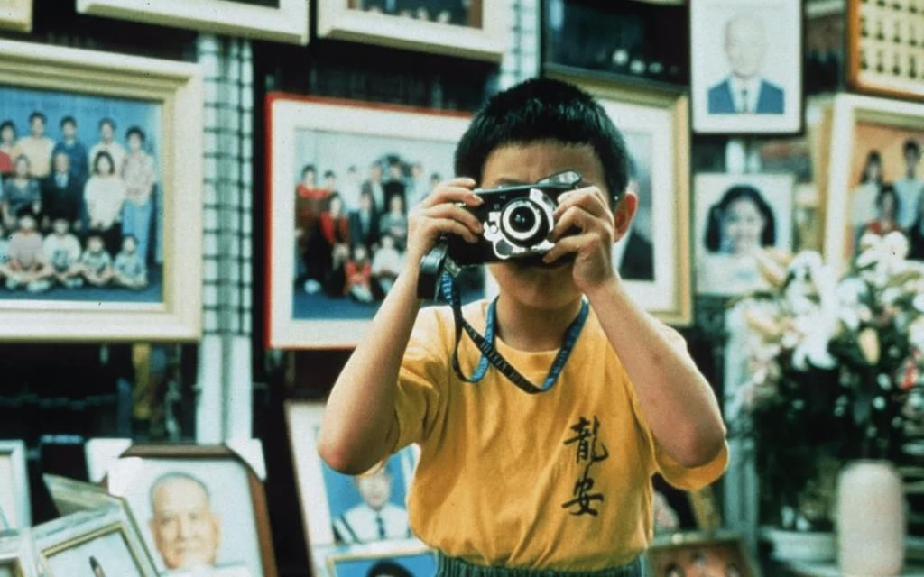  镜子|自拍，忍不住用镜子？论看脸时代的“镜花水月”