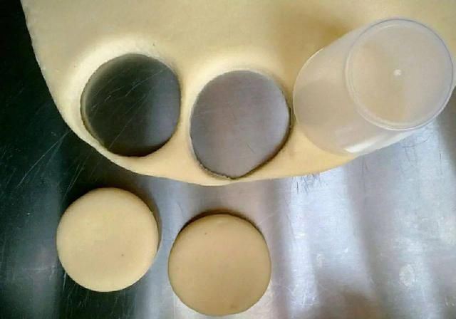 不用|三伏天这菜最好这样吃,加把面粉搅一搅,水都不用放一滴,家里有锅就能做