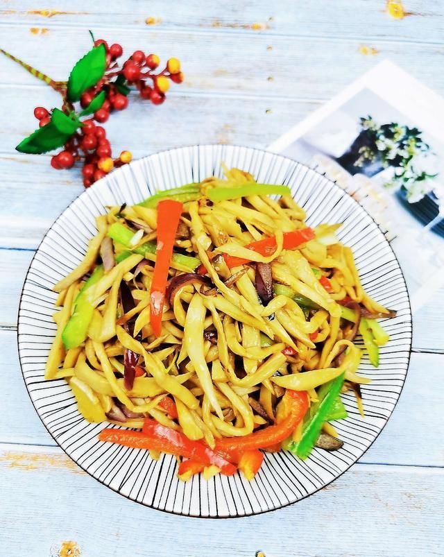 米饭|超下饭的辣炒杏鲍菇，够辣够香，你能吃几碗米饭