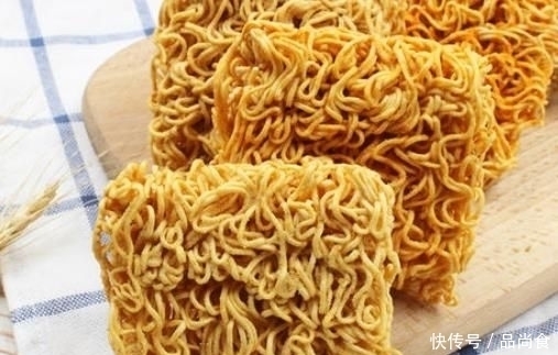 小卖部|5个小卖部里的“土豪”零食,90后小时候最爱吃这3种