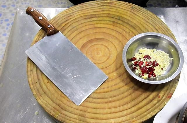  只顾|酸菜鱼别只顾着放酸菜，做好这个步骤汤汁更入味鲜美