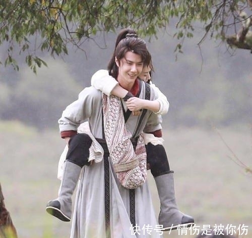  到底|“乐华太子爷”王一博的体面背后，到底有多少心酸和狼狈