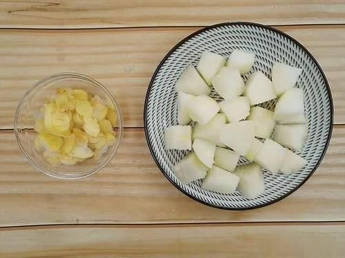 干咳|秋天这水果正当季，三天两头用它熬水喝，去燥火止干咳，贵也值得