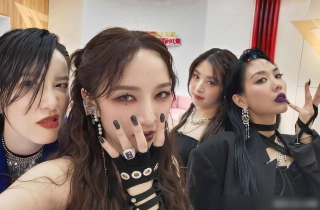 原因|浪姐三公孟佳出局,张萌一句话道出原因,节目组精心导演一出好戏