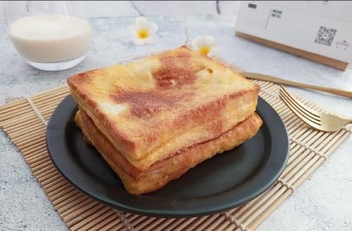  制作|会爆浆的香蕉吐司，味道堪比心里美，早餐制作更简便