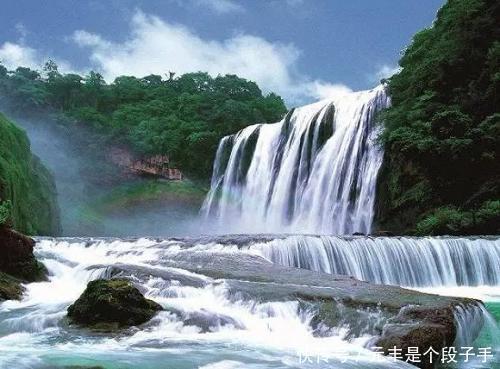  炎岭|去披炎岭雾，坐使瘴花春