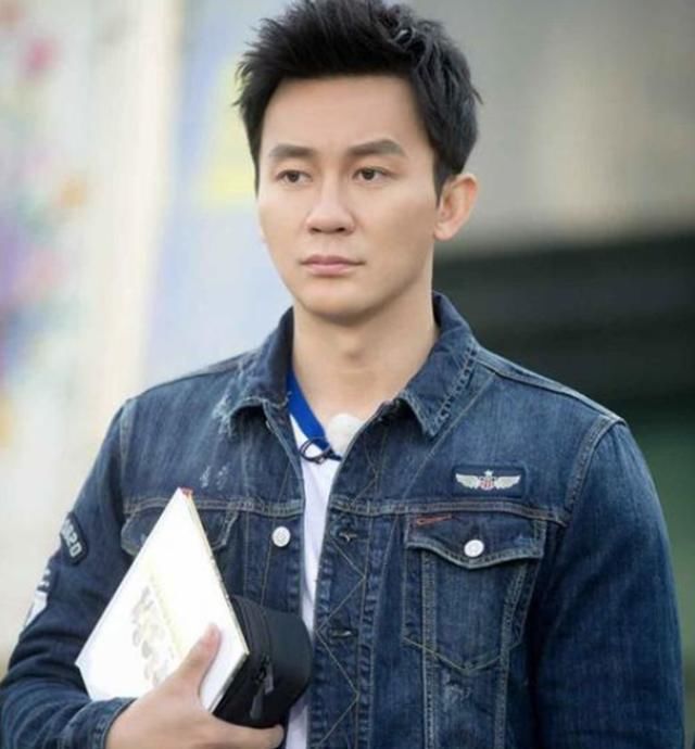  邓超|邓超退出《跑男》是明智之举吗？看李晨的处境，佩服他的先见之明