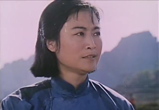  舞台姐妹|谢晋、《小花》导演张铮均用她出演主要角色，今80岁仍活跃影坛