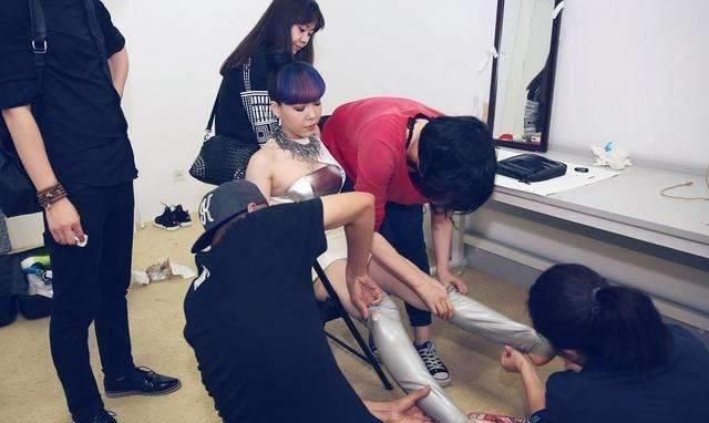 如今|因《中国好声音》走红,出名后自认为是巨星,如今却成这样