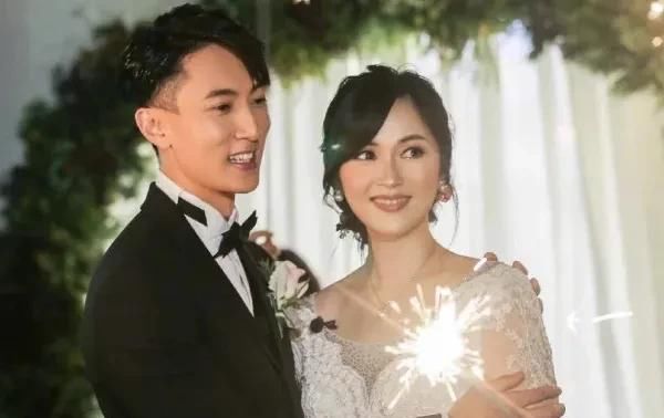 夫妻|4位只领证不办婚礼的明星夫妻,别只知道冯绍峰,他孩子都生了2个
