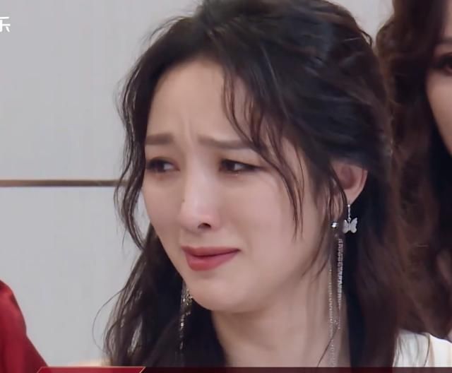  委屈|史上最委屈队长！孟佳被大家选为队长，一脸委屈差点哭出来！